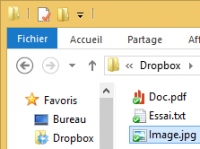 Sur ordinateur, utilisez l'explorateur de fichier pour ajouter des documents dans votre Dropbox.